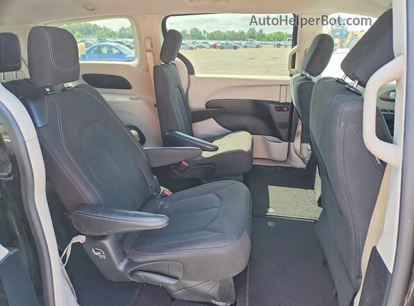 2C4RC1CG4PR525785 2023 CHRYSLER VOYAGER Black Вид задньої частини салону