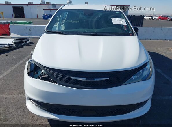 2C4RC1CG4TR152015 2026 CHRYSLER VOYAGER White Rear interior view
