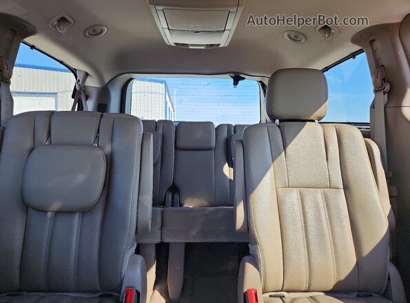 2C4RC1CG6GR174765 2016 CHRYSLER TOWN Темно-бордовый Вид задних сидений