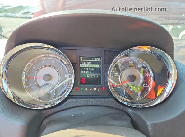2C4RC1CG6GR174765 2016 CHRYSLER TOWN Темно-бордовый Вид щитка приборов