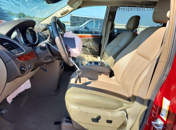 2C4RC1CG6GR174765 2016 CHRYSLER TOWN Темно-бордовый Вид салона спереди