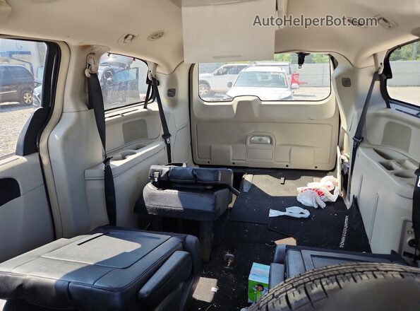 2C4RC1CG6GR190299 2016 CHRYSLER TOWN Charcoal Rear seats view