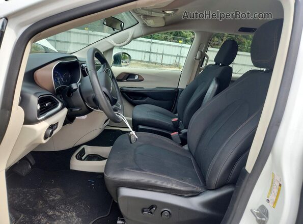 2C4RC1CG6JR227567 2018 CHRYSLER PACIFICA White Вид салону спереду