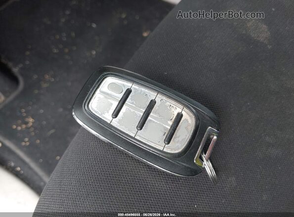 2C4RC1CG6NR131105 2022 CHRYSLER VOYAGER Silver Widok deski rozdzielczej