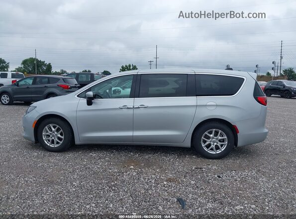 2C4RC1CG6NR131105 2022 CHRYSLER VOYAGER Silver Widok wnętrza 360 stopni