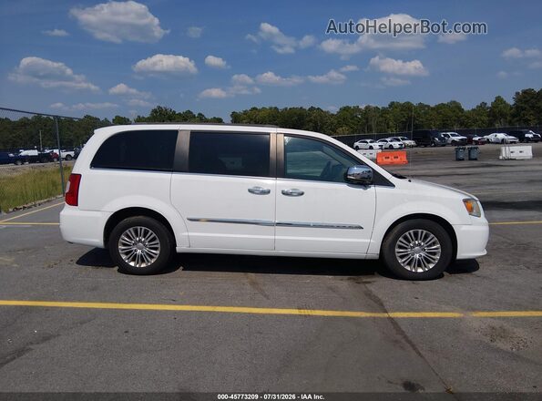 2C4RC1CG7GR188609 2016 CHRYSLER TOWN & COUNTRY Белый Вид задней части салона