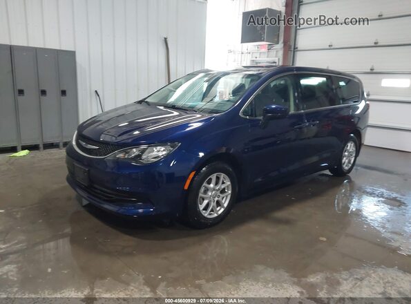 2C4RC1CG7LR245417 2020 CHRYSLER VOYAGER Blue Vista tres cuartos delantera izquierda