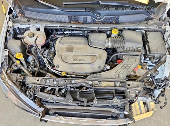 2C4RC1CG7RR190931 2024 CHRYSLER VOYAGER White ძრავის განყოფილების ხედი