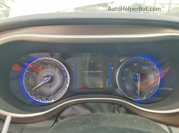 2C4RC1CG8MR579277 2021 CHRYSLER VOYAGER Silver ხელსაწყოთა პანელის ხედი