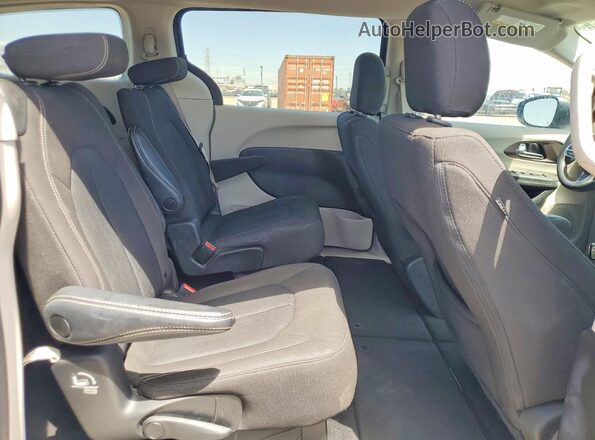 2C4RC1CG8PR528964 2023 CHRYSLER VOYAGER Серый Вид задней части салона