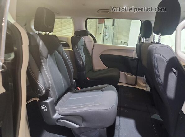 2C4RC1CG8PR563830 2023 CHRYSLER VOYAGER Black Rear interior view