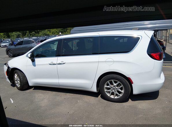 2C4RC1CG8PR600911 2023 CHRYSLER VOYAGER White 360 interior view