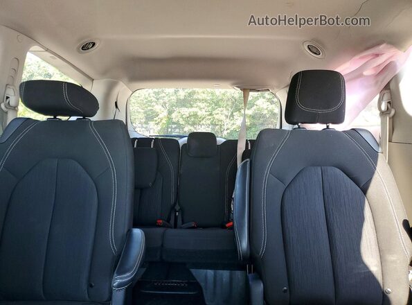 2C4RC1CG8RR179033 2024 CHRYSLER VOYAGER Black უკანა სავარძლების ხედი
