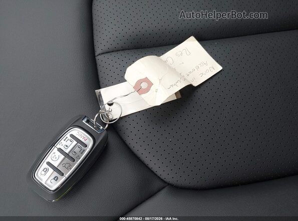 2C4RC1CG8SR586453 2025 CHRYSLER VOYAGER Белый Вид панели приборов