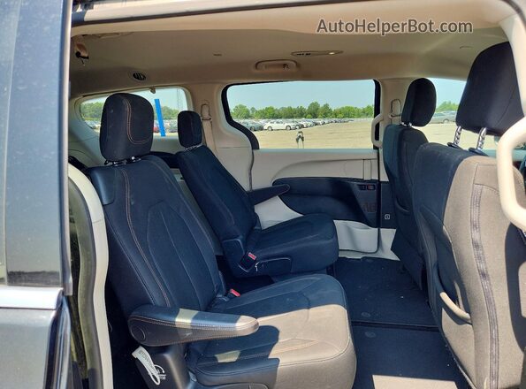 2C4RC1CG9JR294907 2018 CHRYSLER PACIFICA Black Widok wnętrza z tyłu