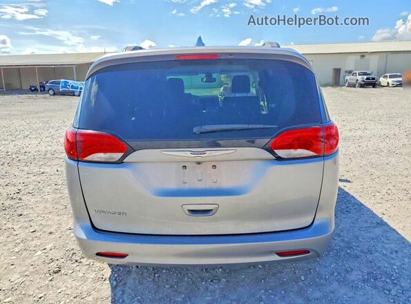 2C4RC1DG0LR265698 2020 CHRYSLER VOYAGER Silver Вид ззаду