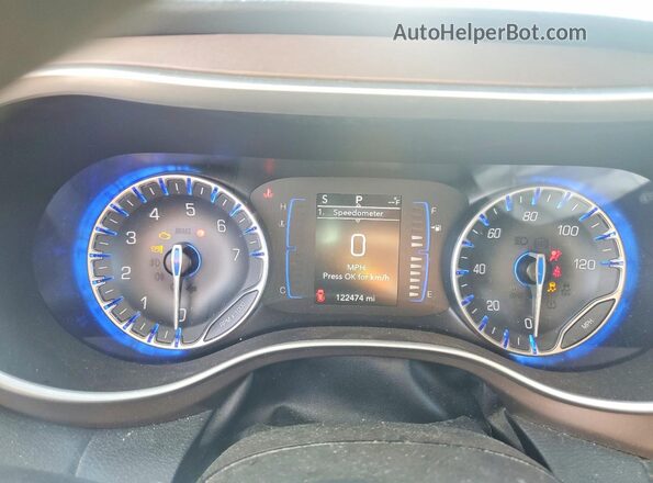 2C4RC1DG0LR265698 2020 CHRYSLER VOYAGER Silver Вид щитка приладів