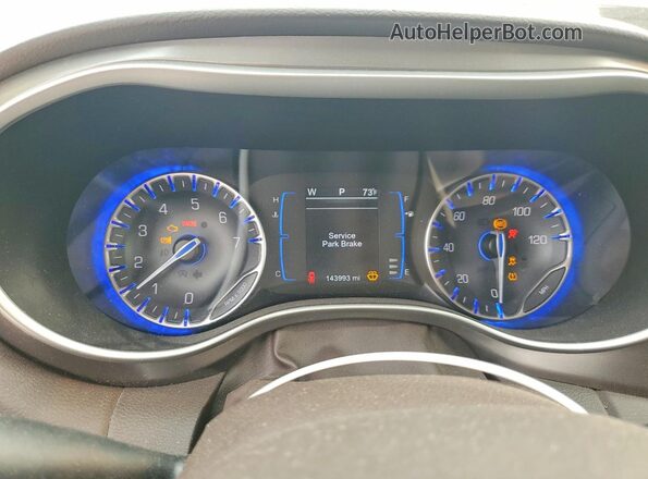 2C4RC1DG1HR712062 2017 CHRYSLER PACIFICA Красный Вид щитка приборов