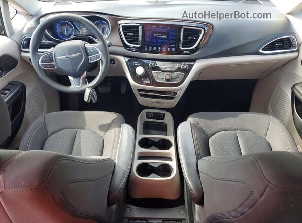 2C4RC1DG1HR723174 2017 CHRYSLER PACIFICA Серебряный Панорамный вид салона 360°