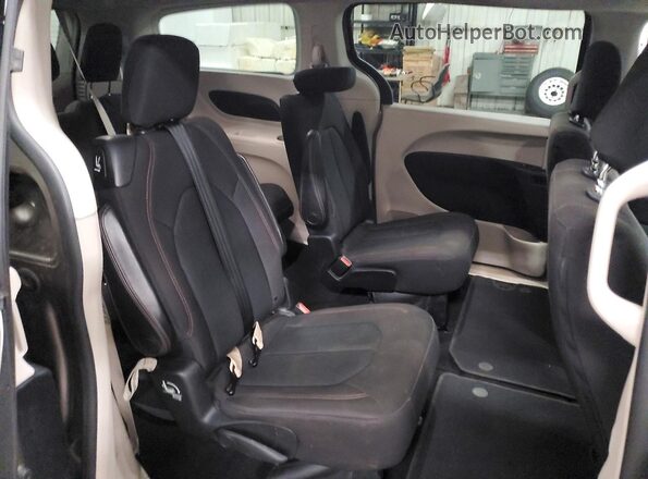 2C4RC1DG2HR689021 2017 CHRYSLER PACIFICA White 
