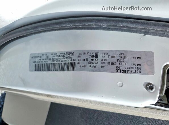 2C4RC1DG2LR147023 2020 CHRYSLER VOYAGER White Vista de la etiqueta del VIN