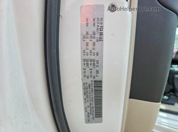2C4RC1DG2LR156918 2020 CHRYSLER VOYAGER White Widok naklejki z numerem VIN