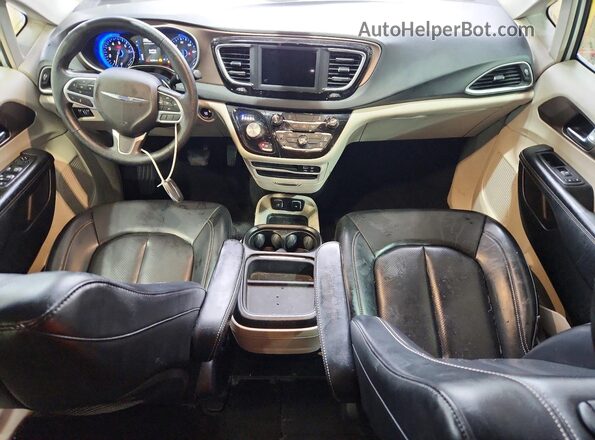 2C4RC1DG2LR261037 2020 CHRYSLER VOYAGER White Widok deski rozdzielczej
