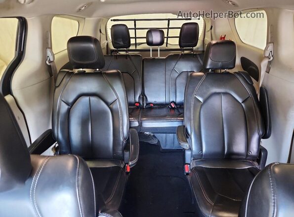 2C4RC1DG2MR505643 2021 CHRYSLER VOYAGER Gray Rear seats view