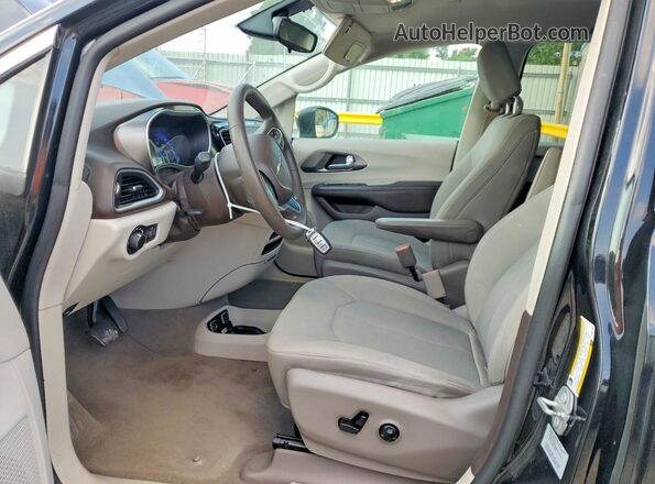 2C4RC1DG5HR501964 2017 CHRYSLER PACIFICA White Вид салону спереду