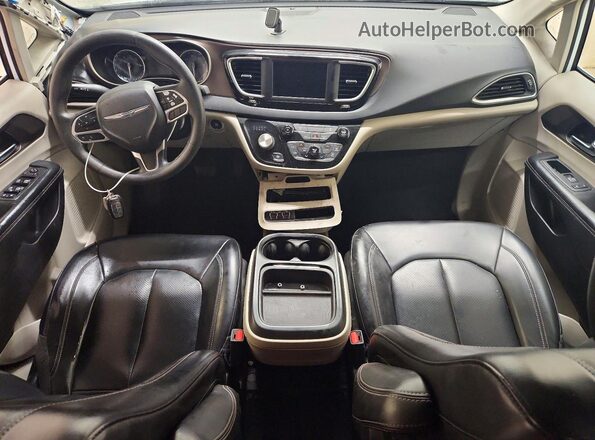 2C4RC1DG5MR543044 2021 CHRYSLER VOYAGER White Widok deski rozdzielczej