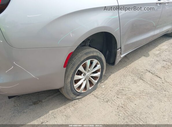 2C4RC1DG6HR512973 2017 CHRYSLER PACIFICA Silver Вид спереду