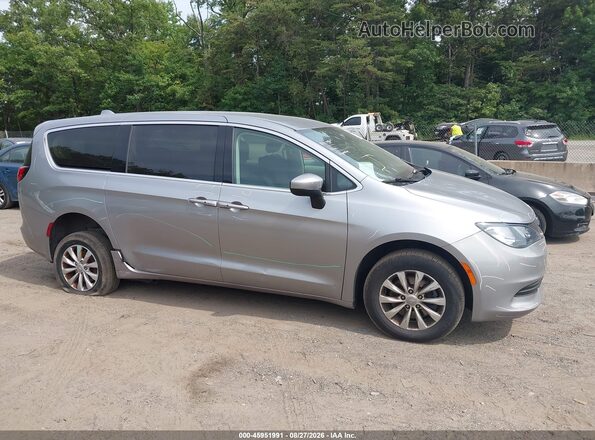 2C4RC1DG6HR512973 2017 CHRYSLER PACIFICA Silver Вид задньої частини салону
