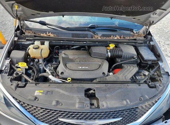 2C4RC1DG7HR519995 2017 CHRYSLER PACIFICA Silver Շարժիչի բաժամունքի տեսք