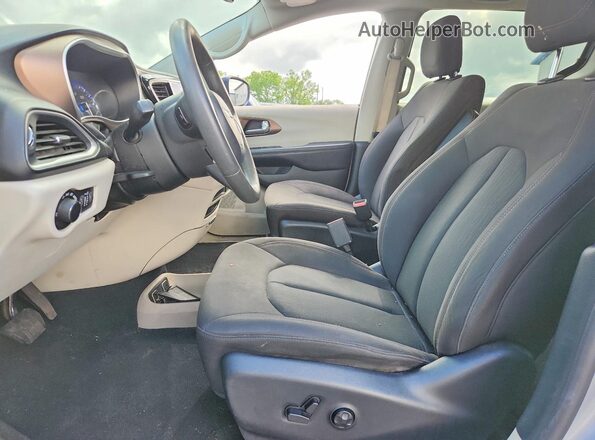 2C4RC1DG7HR519995 2017 CHRYSLER PACIFICA Silver Սալոնի դիմացի տեսք