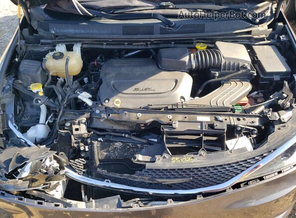 2C4RC1DG8LR164134 2020 CHRYSLER VOYAGER Gray Vista del compartimento del motor