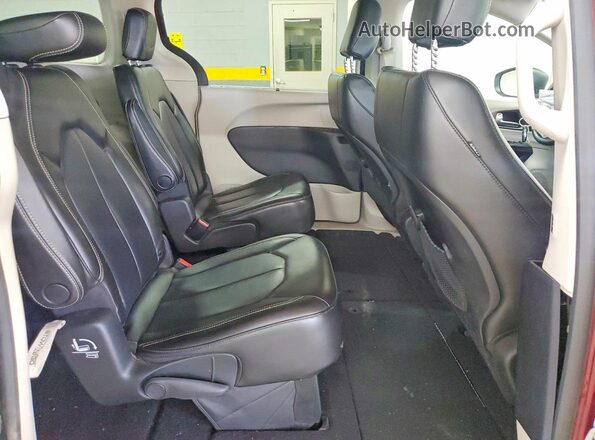 2C4RC1DG8LR262760 2020 CHRYSLER VOYAGER Burgundy Rear interior view