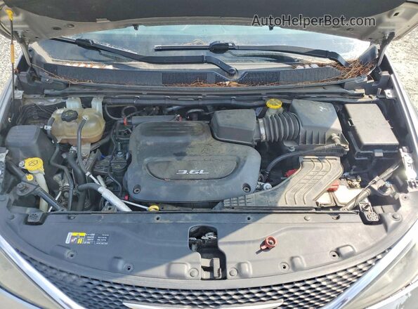 2C4RC1DG9HR702900 2017 CHRYSLER PACIFICA Серебряный Вид подкапотного пространства