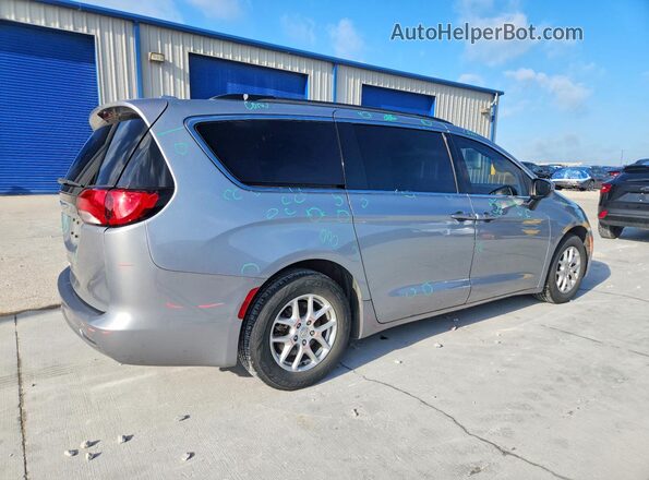 2C4RC1DG9LR265411 2020 CHRYSLER VOYAGER Серебряный Задняя правая четверть