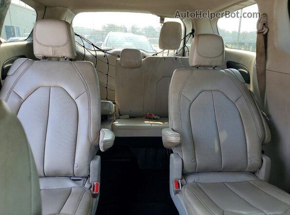 2C4RC1DGXMR552001 2021 CHRYSLER VOYAGER Burgundy Vista de los asientos traseros