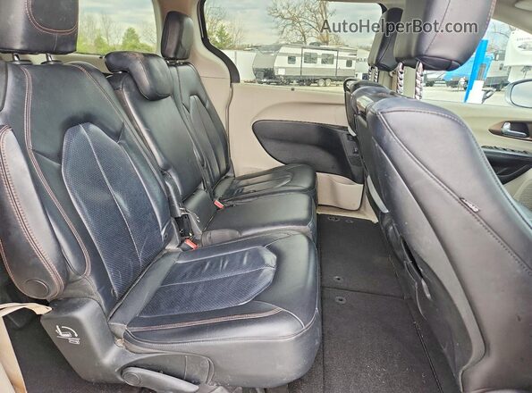 2C4RC1EG0JR330299 2018 CHRYSLER PACIFICA Silver Սալոնի հետևի տեսք