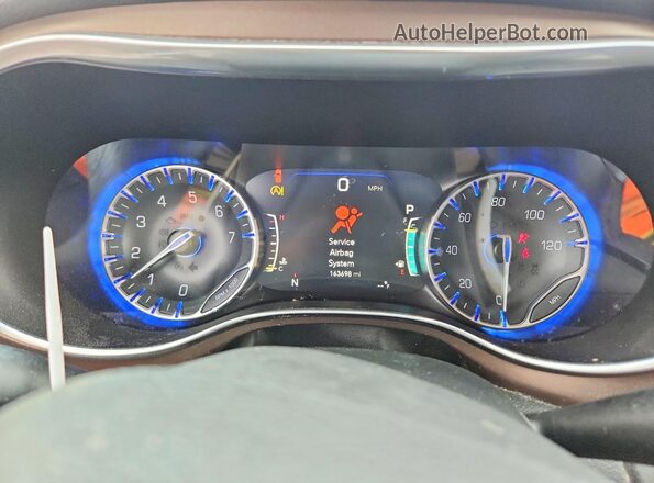 2C4RC1EG0JR330299 2018 CHRYSLER PACIFICA Silver Սարքավորումների վահանակի տեսք