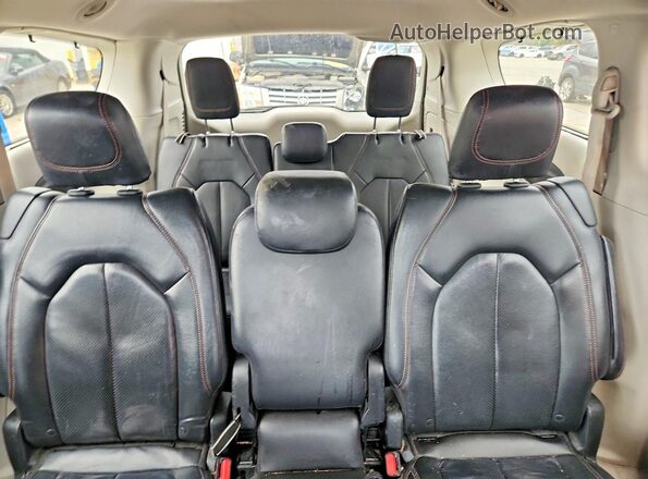2C4RC1EG0JR330299 2018 CHRYSLER PACIFICA Silver Հետևի նստատեղերի տեսք