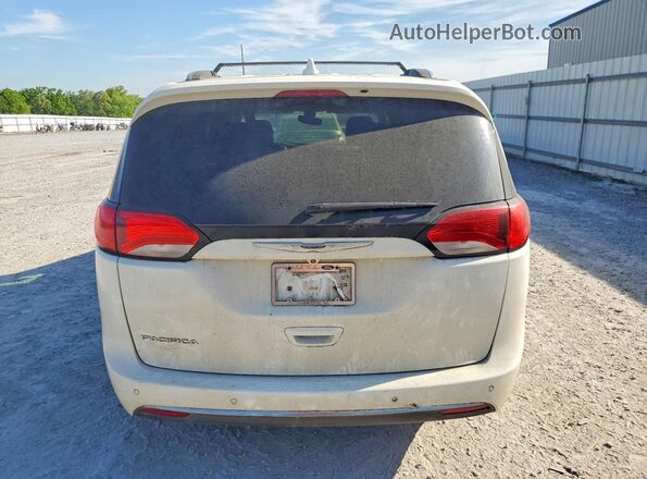 2C4RC1EG0JR355011 2018 CHRYSLER PACIFICA White Вид ззаду