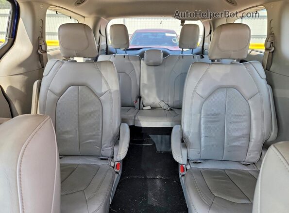 2C4RC1EG0KR549457 2019 CHRYSLER PACIFICA Blue Вид задніх сидінь