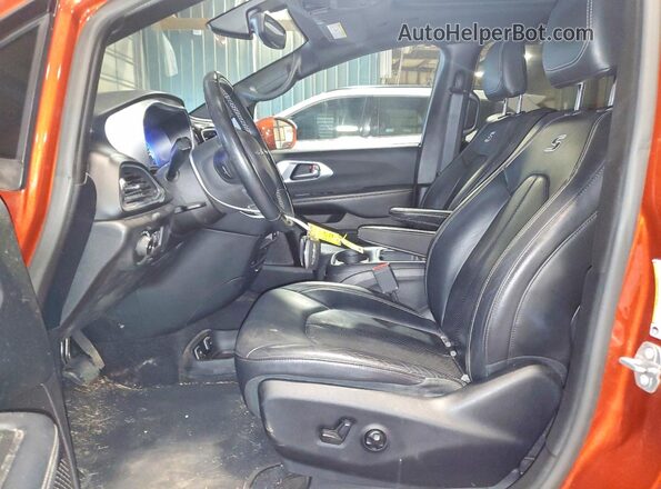 2C4RC1EG1JR258254 2018 CHRYSLER PACIFICA Orange წინა სალონის ხედი