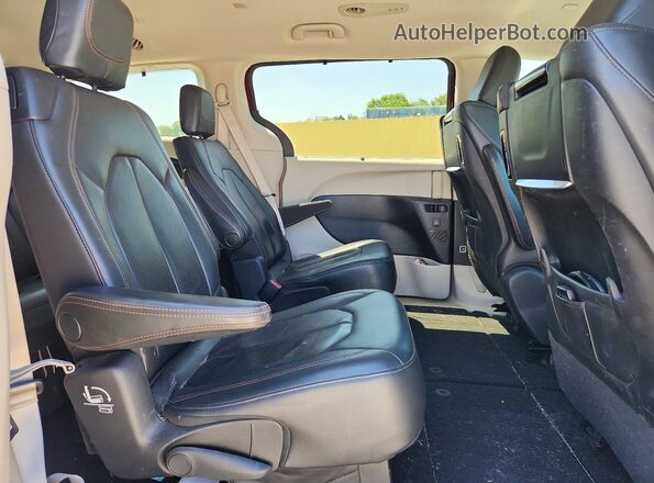 2C4RC1EG3HR510595 2017 CHRYSLER PACIFICA Burgundy Vista interior trasera