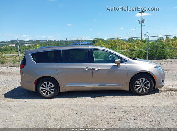2C4RC1EG3JR310967 2018 CHRYSLER PACIFICA Brown უკანა სალონის ხედი