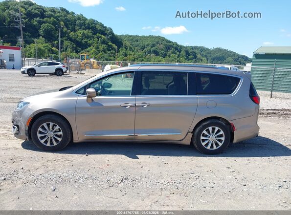 2C4RC1EG3JR310967 2018 CHRYSLER PACIFICA Brown სალონის 360-გრადუსიანი ხედი