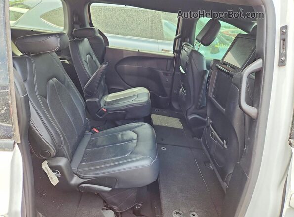 2C4RC1EG3KR589905 2019 CHRYSLER PACIFICA White Rear interior view