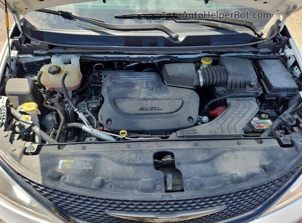 2C4RC1EG3KR589905 2019 CHRYSLER PACIFICA White Engine compartment view